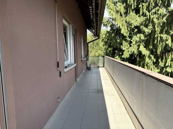 Lumineux appartement avec grand balcon dans petit immeuble 6