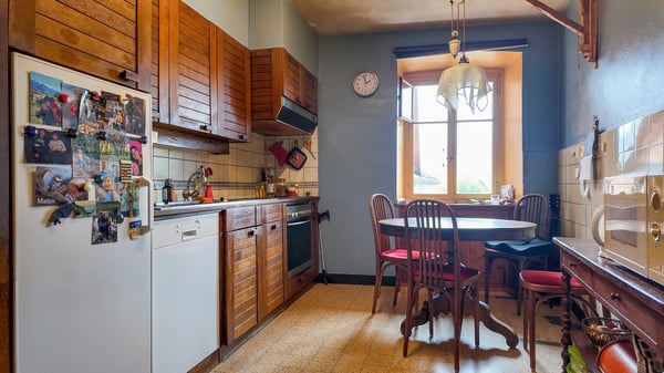 Pour investisseurs! 3 appartements et 1 local commercial 8