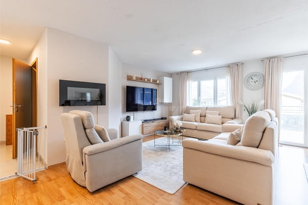 Maison récente avec terrasses et vue dégagée 3