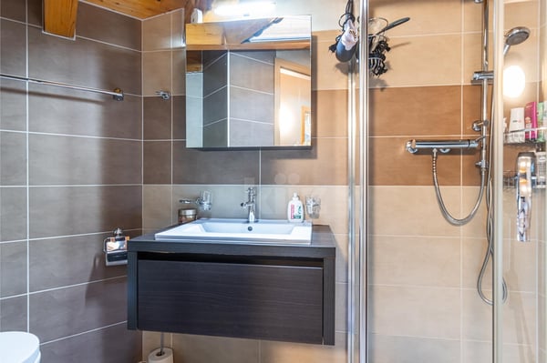 Maison récente avec terrasses et vue dégagée 10