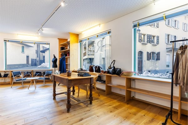 Local commercial au coeur du village 1