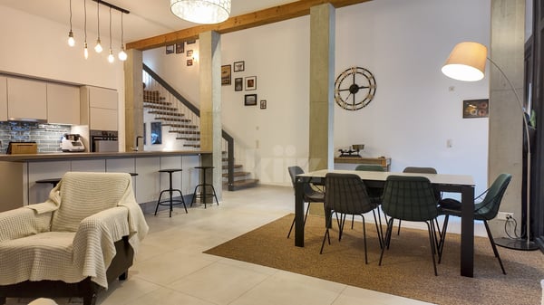 Splendide maison récente avec terrasses et jardin 1