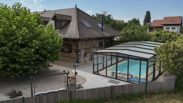Magnifique demeure à la campagne avec piscine et jardin 1