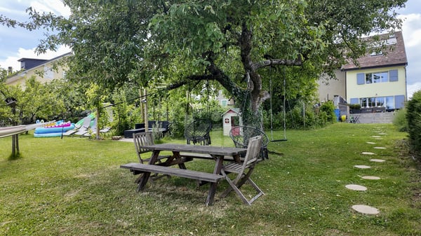 Charmante maison mitoyenne avec grand jardin et vue dégagée 2