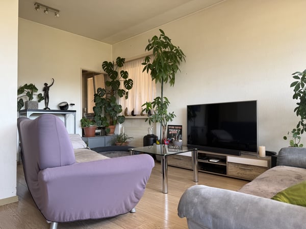 Charmant studio avec grande terrasse et vue dégagée 2