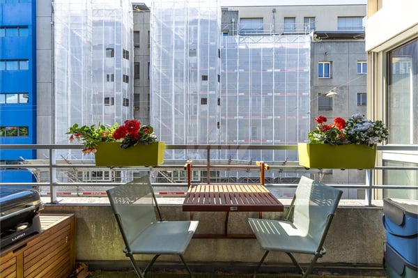 Bel appartement rénové avec balcon au centre de Genève 3