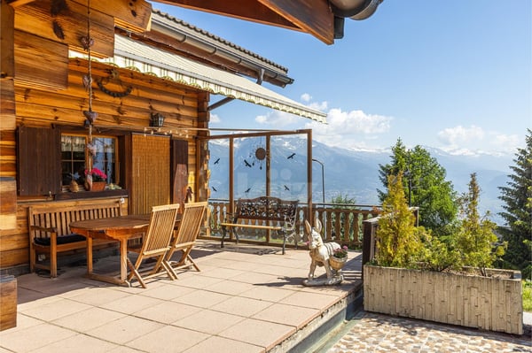 Chaleureux duplex avec terrasse et vue montagnes 1