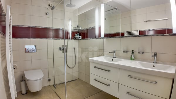 Bel appartement avec loggia 12