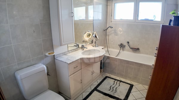 Bel appartement au 2eme étage avec balcon et ascenseur 10