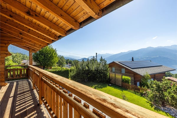 Superbe chalet avec terrasse et vue dégagée 7