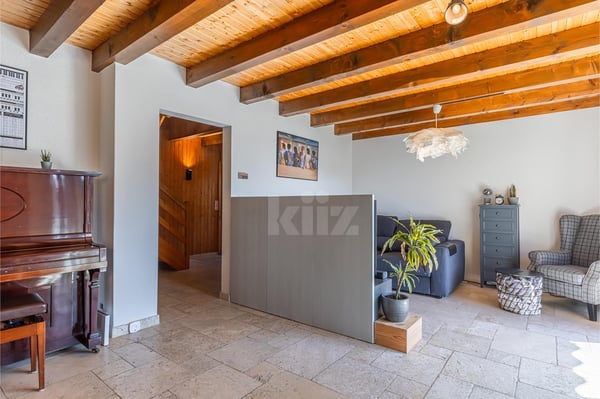 Superbe chalet avec terrasse et vue dégagée 4