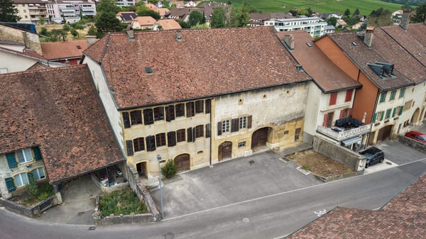 Magnifique ferme de caractère au coeur de Cornaux 12