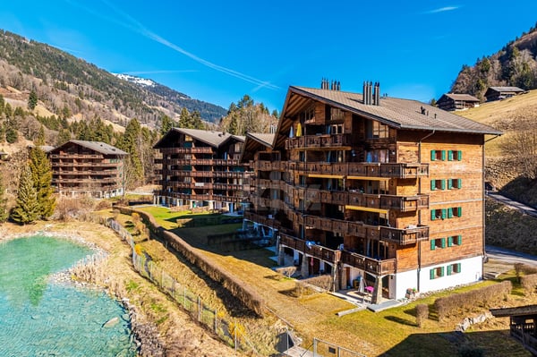 Beau studio avec balcon et vue dégagée 9