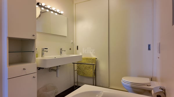 Appartement avec terrasse de 96m2, balcons et vue sur le lac 10