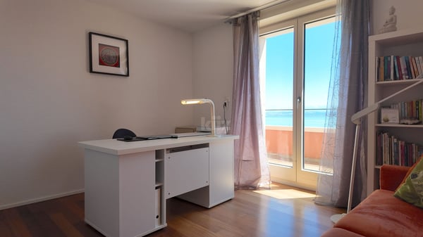 Appartement avec terrasse de 96m2, balcons et vue sur le lac 12