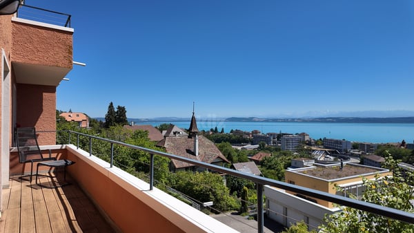 Appartement avec terrasse de 96m2, balcons et vue sur le lac 3
