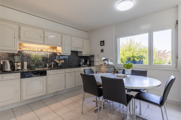 Splendide villa familiale avec piscine et cuisine extérieure 6