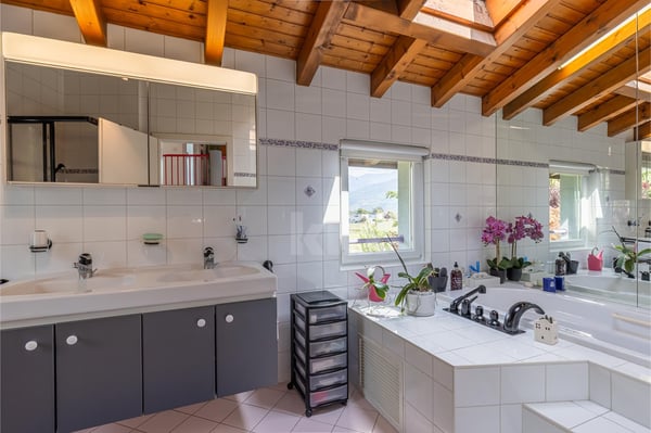 Splendide villa familiale avec piscine et cuisine extérieure 9