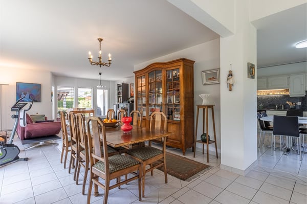Splendide villa familiale avec piscine et cuisine extérieure 3