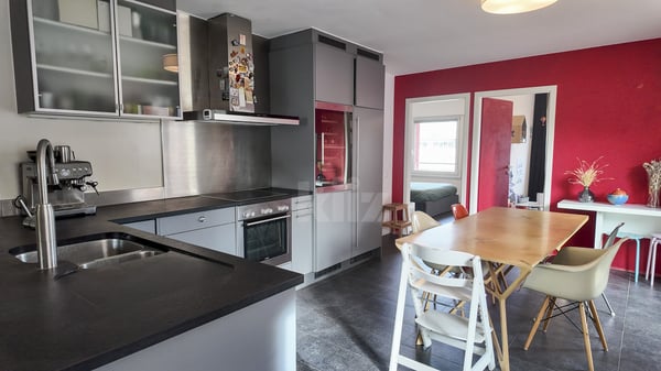 Bel appartement traversant avec balcon 4