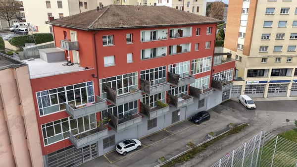 Bel appartement traversant avec balcon 11