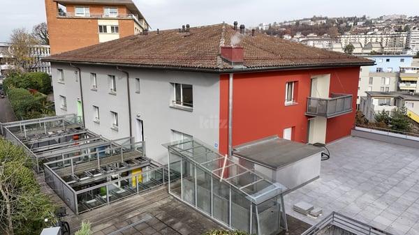Bel appartement traversant avec balcon 12