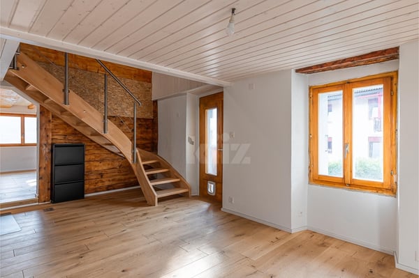 Charmante maison de deux appartements avec vue dégagée. 3