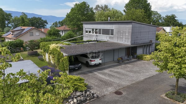 Villa lumineuse avec jardin dans un cadre calme et verdoyant 12
