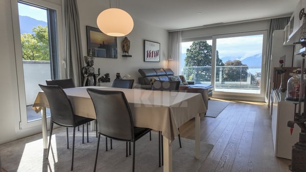Magnifique attique avec grande terrasse et vue sur le lac 2