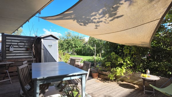 Superbe maison mitoyenne avec jardin arboré 12