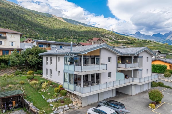 Bel appartement avec grand balcon et vue sur la plaine 12