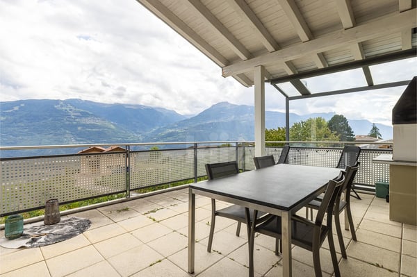 Bel appartement avec grand balcon et vue sur la plaine 6