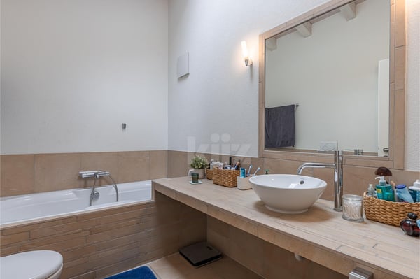 Bel appartement avec grand balcon et vue sur la plaine 8