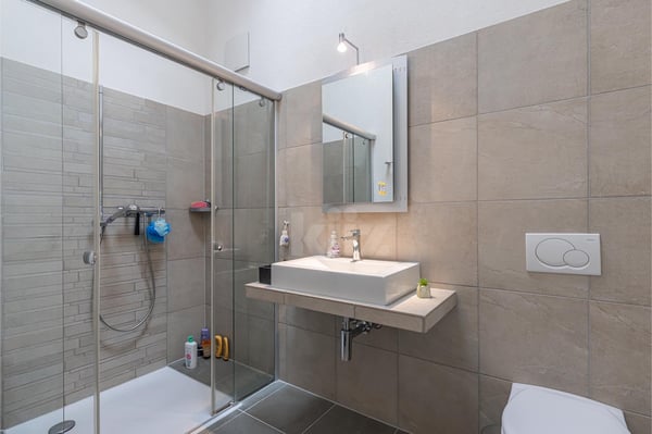 Bel appartement avec grand balcon et vue sur la plaine 11