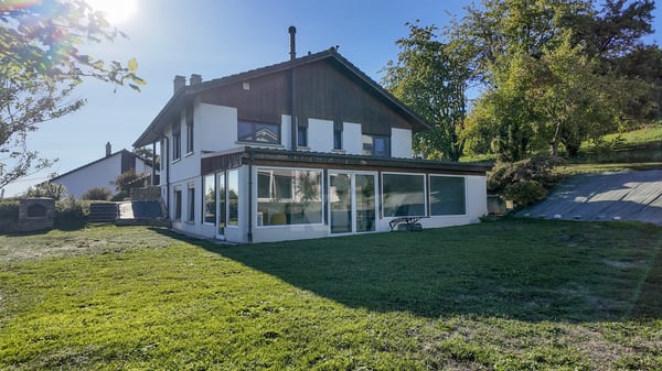 Une maison rénovée pleine de potentiel 12