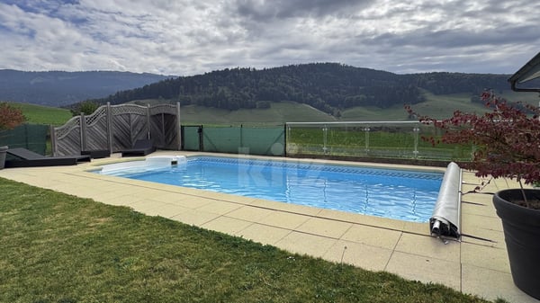 Charmante maison mitoyenne avec piscine 11