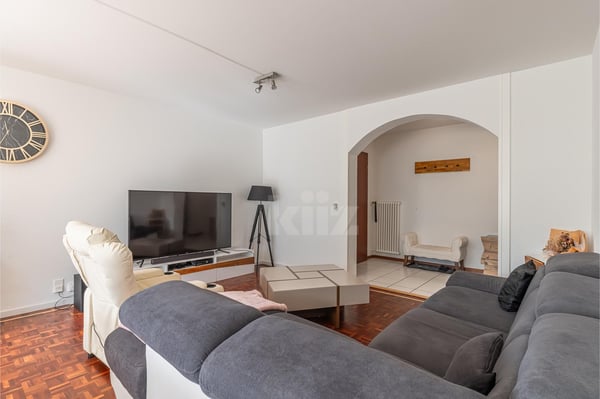 Bel appartement traversant avec balcon et vue dégagée 6