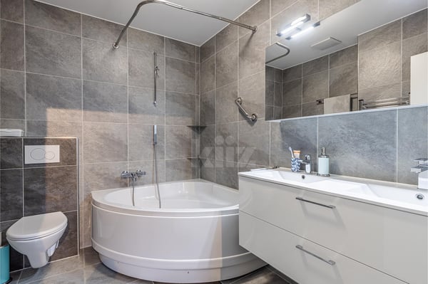 Appartement spacieux et lumineux avec Loggia 9