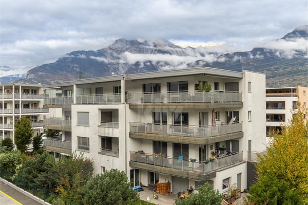 Appartement spacieux et lumineux avec Loggia 12