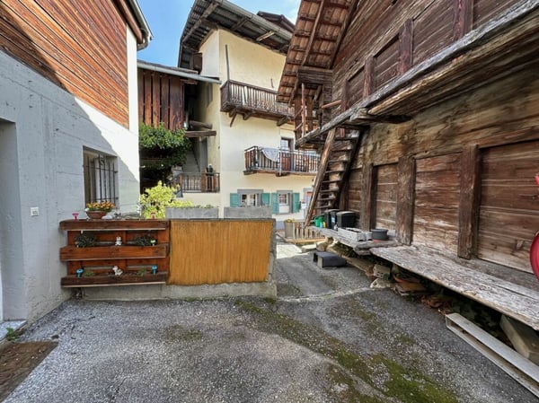 Vex - Charmant 2.5 pièces rénové avec terrasse 6