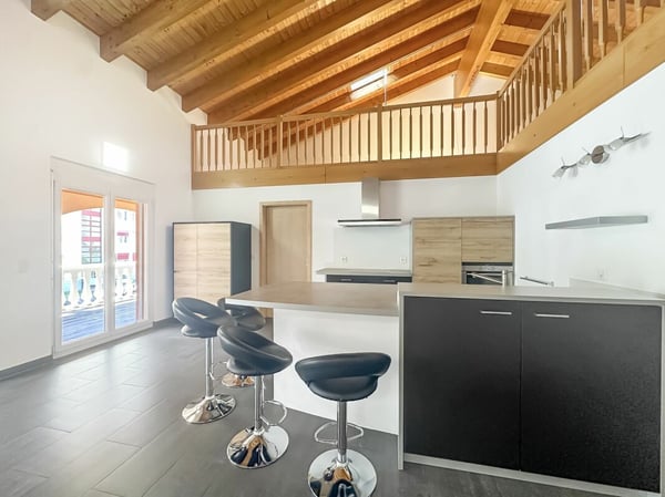 Saxon - Attique de 184 m² au calme, terrasse couverte et 2 places de parc couvertes