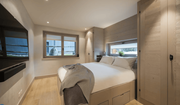 New build garden apartment moments from Medran 8