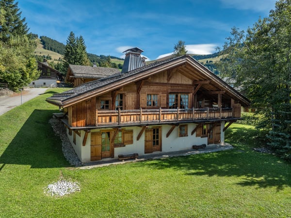 Le charme alpin intemporel au cœur du Mont d'Arbois, à Megève.