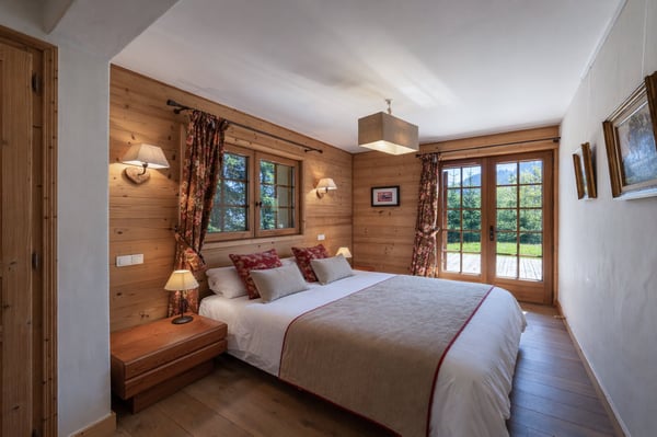 Propriété d'exception de deux chalets indépendants avec studio, face au Mont-Blanc 9