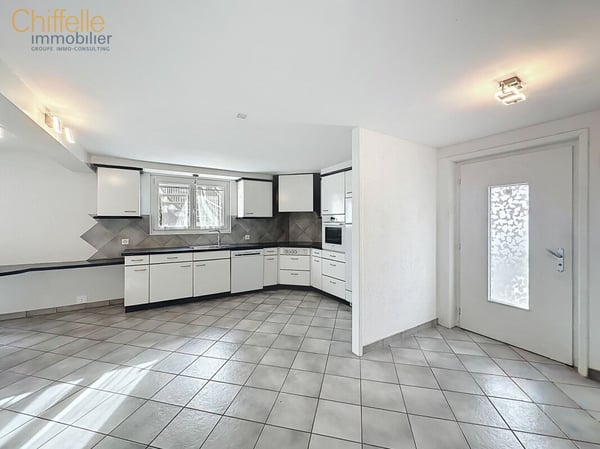 Immeuble de 2 appartements à Palézieux 10