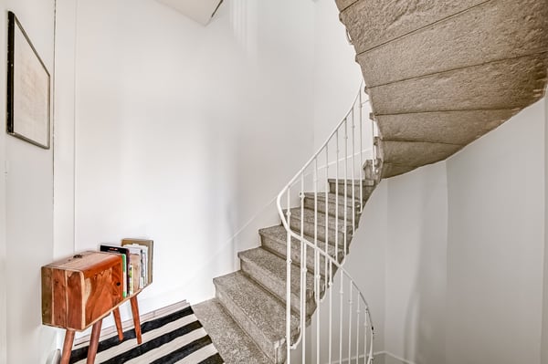 APPARTEMENT RÉNOVÉ - CACHET - OBJET RARE - GARAGE BOX - EN EXCLUSIVITÉ 7