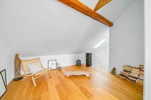 APPARTEMENT RÉNOVÉ - CACHET - OBJET RARE - GARAGE BOX - EN EXCLUSIVITÉ 8