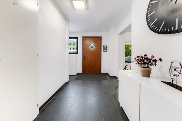 APPARTEMENT RÉNOVÉ AVEC JARDIN - AU CALME - 3-4 PARKINGS - EXCLUSIVITÉ 12