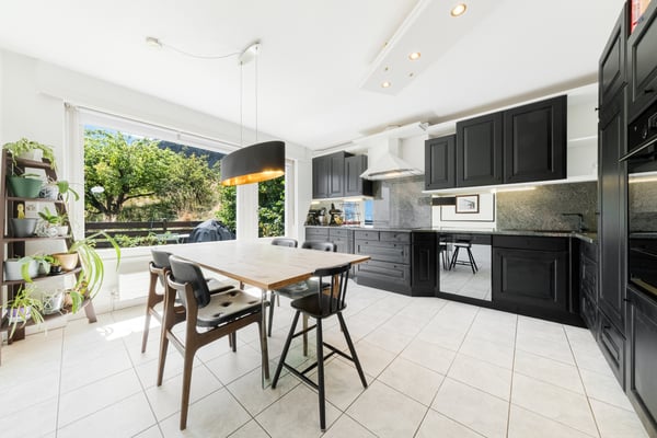 APPARTEMENT EN TERRASSE - VUE PANORAMIQUE - SOUS-SOL - EN EXCLUSIVITÉ 4
