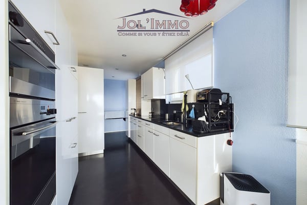 Attique avec Vue Panoramique à 160° à Bienne - Une Opportunité Unique ! 5